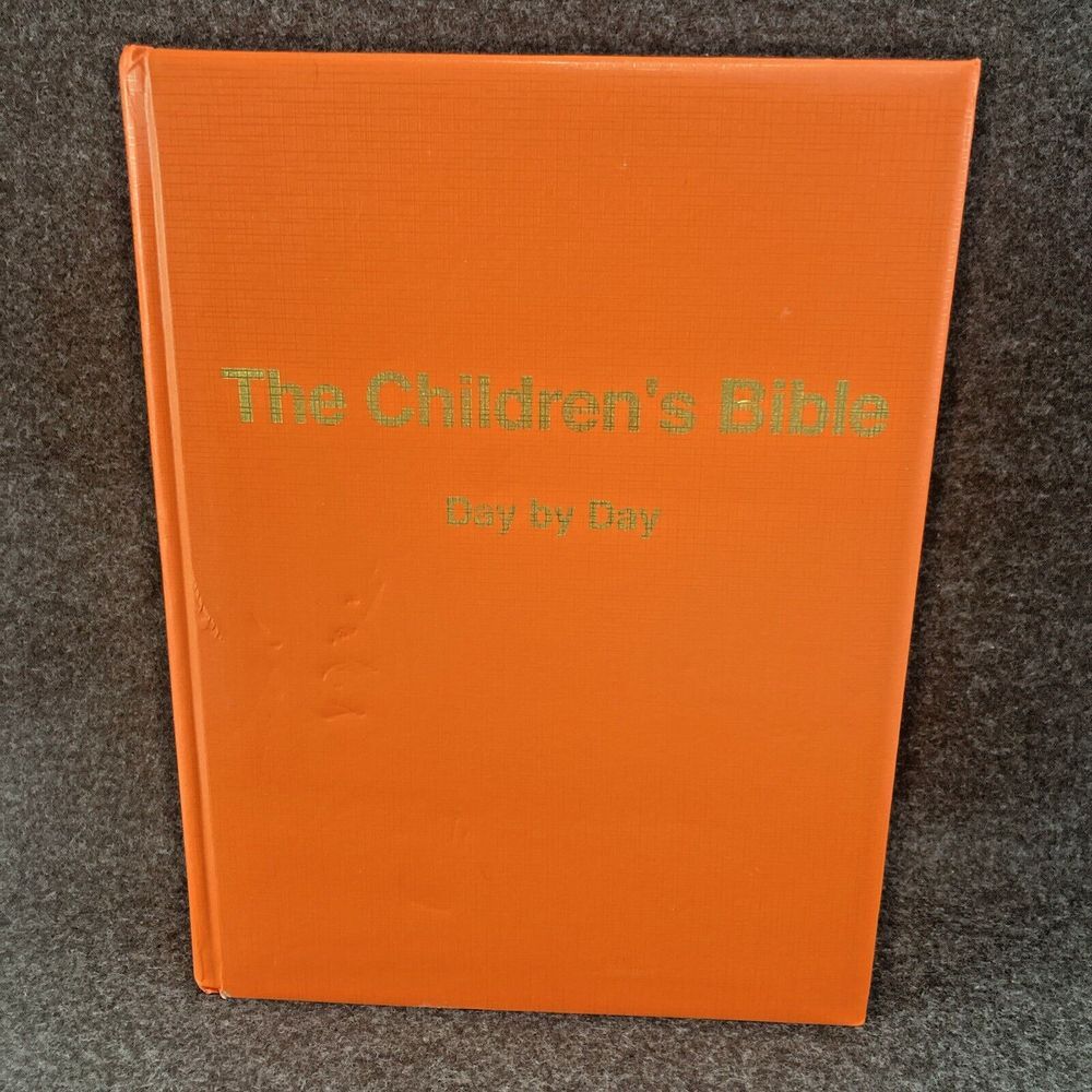 The Children's‎ Bible Day By Day 365 Bible Stories Illustrated Hard Cover 2005